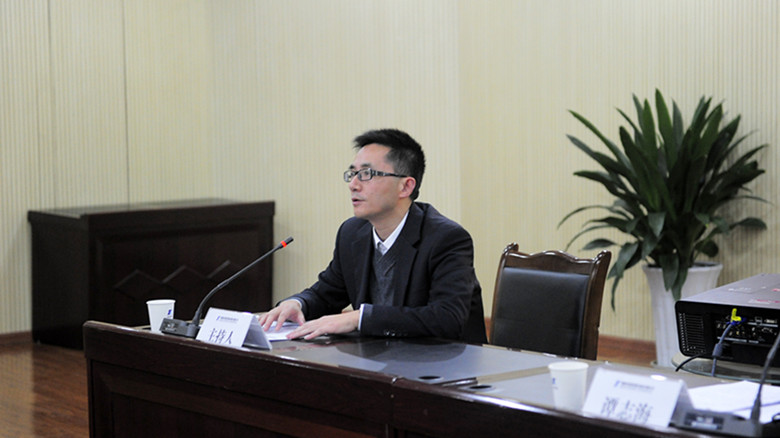 集团党委书记作集团廉政谈话_副本