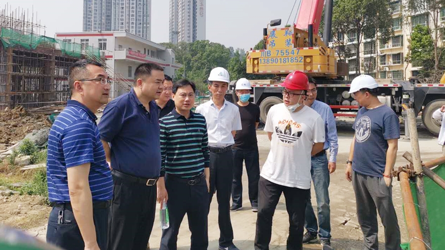 04集团党委书记、董事长肖林赴项目建设现场检查清静生产事情_副本