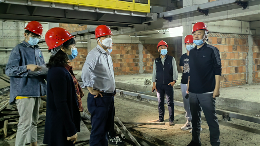 集团党委委员、副总司理王涛带队督查绵阳市第三人民医院地下智能停车场及生命广场项目