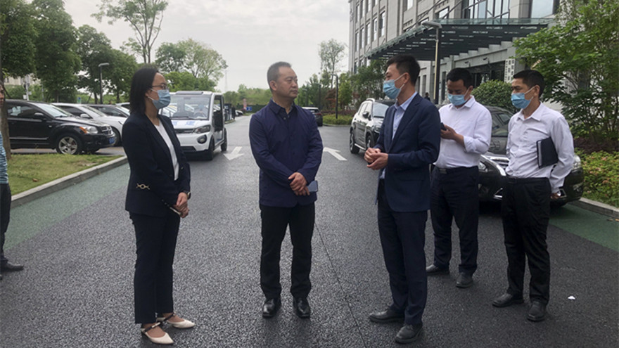 集团董事王玉梁带队督查康来物业