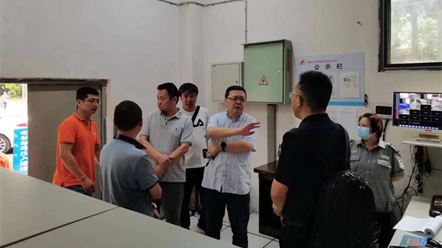 5.集团党委委员、副总司理倪丹审查西园公租房清静情形_副本