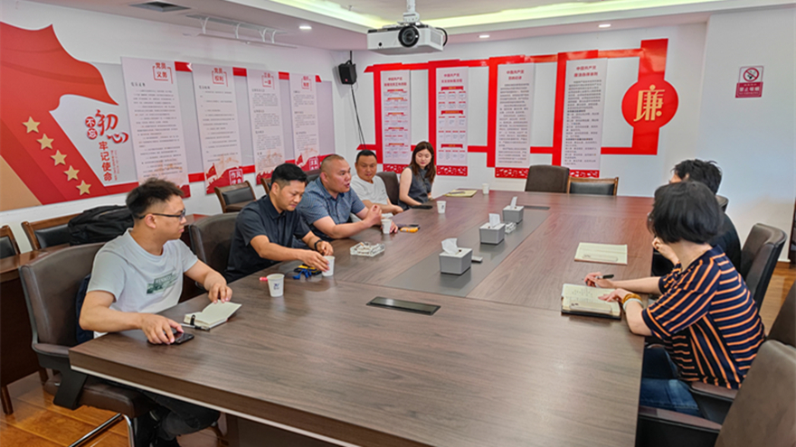 附件2：资产公司与亲如一家旅馆条约签署现场照片