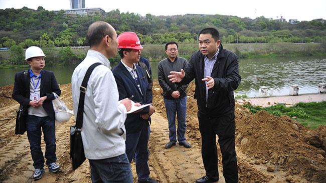 集团董事长肖林调研绵阳港三江湖码头施工现场